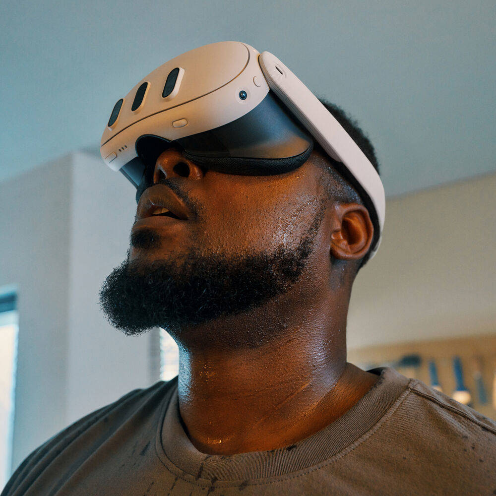 Meta Quest 3 Advanced VR Headset, 2064x2208 Resolution Per Eye, 128GB Storage, Ring-Free Touch Plus Controllers, Adjustable Strap,TruTouch Haptic Feedback, Built-In 3D Spatial Audio, White | QUEST-3 - Image 5